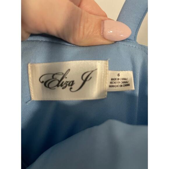ELIZA J Rose Sleeveless Scuba Gown In Light Blue - Picture 5 of 6
